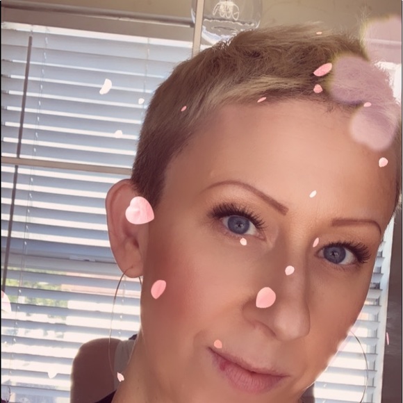 Meet your Posher, Amanda - Picture 4 of 16